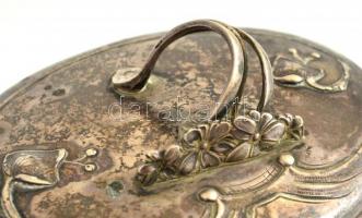 Ezüst (Ag) szecessziós, lábas cukortartó, jelzett, kis horpadásokkal, 12,5x17 cm, nettó: 339 g