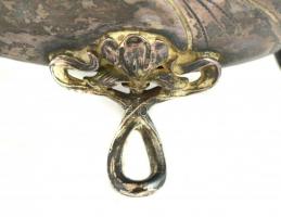 Ezüst (Ag) szecessziós, lábas cukortartó, jelzett, kis horpadásokkal, 12,5x17 cm, nettó: 339 g