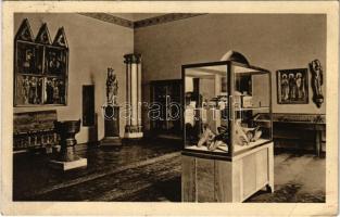 1931 Budapest VIII. Magyar Nemzeti Múzeum Régiségtára, belső, V. terem, Anjou ház és Zsigmond király kora (EK)