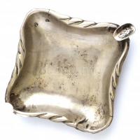 Ezüst (Ag) hamutartók és tálkák, 3 db, jelzettek, 2 db sérült, 14x9 cm, 9x9 cm, d: 11 cm, nettó: 123...