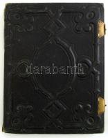 cca 1880-1900 Régi bőr fényképalbum, aranyozott szélekkel, benne néhány képpel, egy hiányzó kapoccsal, 27,5x21 cm