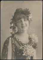 cca 1900-1910 Fiatal hölgy, portré, keményhátú fotó, 25,5x18,5 cm
