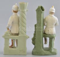 II. Vilmos császár, levelet olvasó I. világháborús német katona. Két porcelán figura. Biszkvit, fest...