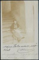 1904 Nagyszeben, öregasszony, fotó, hátulja levelező lap, 14x9 cm