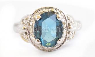 Ezüst(Ag) gyűrű kék kővel, jelzett, méret: 56, bruttó: 3,77 g