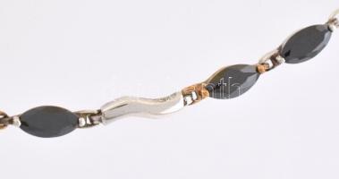 Ezüst(Ag) nyakék, fekete kövekkel, jelzett, h: 44 cm, bruttó: 14,28 g