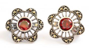 Ezüst(Ag) virágos fülbevalópár, jelzett, d: 2 cm, bruttó: 6,96 g