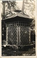 1930 Lőcse, Levoca; Ketterhäuschen / Szégyenketrec / Cage of Shame, punishment cage. Kopasz photo (EK)