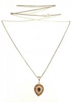 Ezüst(Ag) venezianer nyaklánc, csepp alakú medállal,  jelzett, h: 88 cm, bruttó: 16,2 g