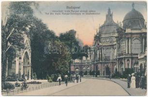 1919 Budapest XIV. Városligeti Vajdahunyad várának udvara. Taussig 71. (ázott / wet damage)