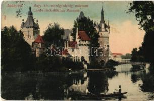 1908 Budapest XIV. Városliget, M. kir. Mezőgazdasági múzeum, Vajdahunyad vára, csónakázók. Taussig A. 7855. (EK)