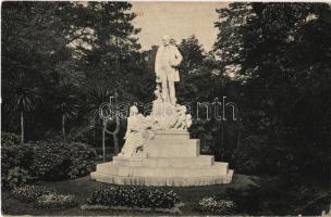 1911 Budapest V. Semmelweis Ignác szobra az Erzsébet téren. Taussig Arth. 9411. (EK)