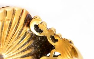 Arany (Au) 14 K gyűrű, ónix kővel, jelzett, méret: 58, bruttó: 11,1 g