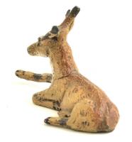 Bécsi bronzhoz hasonló fém szarvas figura, kézzel festett, jelzés nélkül h: 6 cm