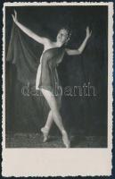 Tóth Baba szabadkai születésű táncosnő, feliratozott fotólap, 13×8 cm