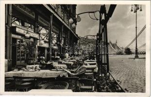 Budapest V. Modern Kávéház terasza, Erzsébet híd. Eskü tér 9. (mai Március 15. tér)