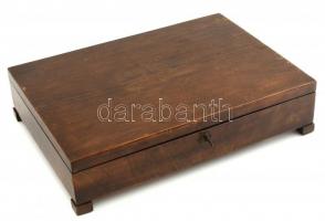 Fa asztali láda. Politúrozott. Zárral, kulccsal. 40x29 cm sérülésekkel