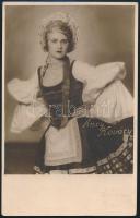 cca 1930 Ancy Köváry magyaros ruhában, fotólap, 13×8 cm