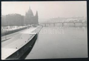 cca 1950 Budapest, Kossuth híd, Parlament télen, 9×6 cm