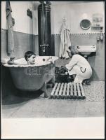 1971 Fürdetés, fotó, 24×18 cm