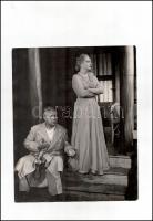 cca 1930-1940 Bulla Elma (1913-1980) színésznő és Pataki Miklós egy jelenetben a Művész Színházban, feliratozott fotó, felületén törésnyom, 29,5×23,5 cm