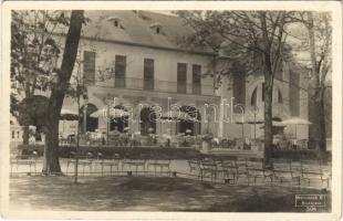 1934 Nyíregyháza, Sóstó gyógyfürdő, szálloda terasza. Fábián Pál kiadása. Weinstock E. 504. (EK)