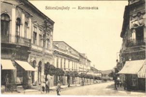 1926 Sátoraljaújhely, Korona utca, Klein és Tomka üzlete, férfi és női ruhaterem + SÁTORALJAÚJHELY - BUDAPEST 33 C vasúti mozgóposta bélyegző