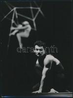Korniss Péter: Modern balett - Pókháló, hátoldalon feliratozott fotó, felületén kisebb gyűrődés, 23×17 cm