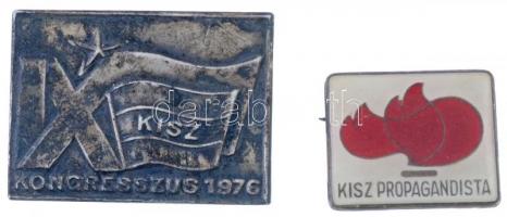 ~1970. KISZ Propagandista műgyantás fém jelvény (19x23mm) + KISZ Kongresszus 1976 fém jelvény (26x35mm) T:2