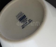 Zsolnay virágmintás porcelán váza, matricás, jelzett, apró kopásokkal, m: 16,5 cm