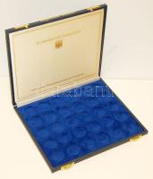 Éremtartó kazetta, 30 férőhellyel, 28mm átmérőjű érmékhez!