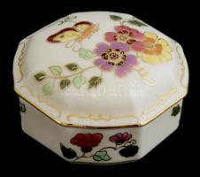 Zsolnay pillangómintás porcelán nyolcszögletű bonbonier, kézzel festett, jelzett, hibátlan, 9×9×4 cm