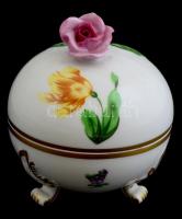 Herendi rózsás bonbonier, kézzel festett, jelzett, rózsán apró lepattanással, m: 9 cm d: 7,5 cm