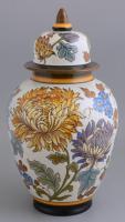 Holland virágmintás kézzel festett kerámia fedeles váza, jelzett, kis kopásnyomokkal, m: 37 cm