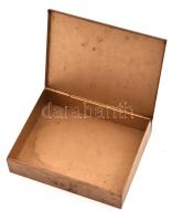 Régi fém doboz, kopásnyomokkal, rozsdafoltokkal, 12,5×10×3 cm