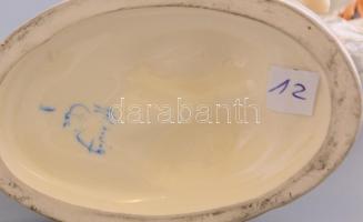 Hertwing Katzhutte kisfiú figura, kézzel festett, jelzett, kis kopásnyomokkal, m: 14 cm