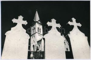 cca 1976 Görbe Ferenc: Karancssági templom, feliratozott vintage fotóművészeti alkotás, 15,8x24 cm