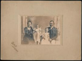 cca 1900 Plohn József (1869-?) hódmezővásárhelyi fényképész műtermében készült, keményhátú vintage fotó, 20,5x27,6 cm