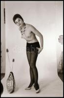 cca 1972 A három T-ből az első volt (Tiltott, Tűrt, Támogatott), szolidan erotikus felvételek, 21 db...