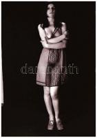 cca 1973 A csábítás szabadegyeteme, szolidan erotikus felvételek, 18 db vintage NEGATÍV, 36x24 mm