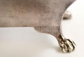 cca 1910 Angol ezüst (Ag) lábas cukordoboz, belül aranyozott, jelzett, 10×7×9,5 cm, nettó: 182,3 g /...