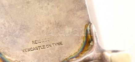 cca 1910 Angol ezüst (Ag) lábas cukordoboz, belül aranyozott, jelzett, 10×7×9,5 cm, nettó: 182,3 g /...