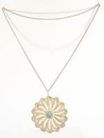 Ezüst (Ag) filigrán virág alakú medál türkiz kővel, jelzett, jelzetlen ezüst láncon, medál d: 3,5 cm...