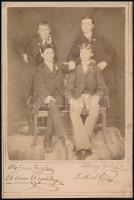cca 1880 A lipperi válogatott nemös ifjúság arckép csarnoka, az ábrázolt személyek által aláírt, nevesített csoportkép, keményhátú vintage fotó, 17,4x11,5 cm