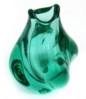 Zöld, anyagában színezett kis üveg váza, az alján címkével jelzett, karcolásokkal, az alján kis lepa...