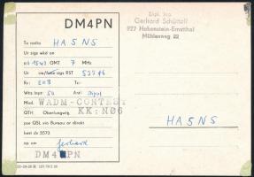 cca 1977-1979 Vegyes NDKs rádióvisszajelzés kártya, rajta reklámokkal, az egyiken a Trabantot is gyá...