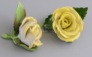 Herendi porcelán rózsák 2 db kézzel festett, jelzett, lepattanásokkal, m: 8x5 cm