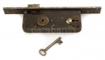 Kapuzár kulccsal, 35x9,5 cm