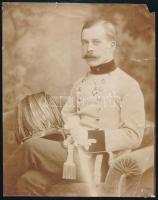 cca 1915 Tartalékos segédorvos portréképe, fotó szakadásokkal, 19,5×15 cm