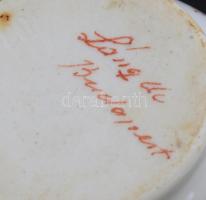 Porcelán kiöntő, hiányos, kézzel festett, Láng jelzéssel, kopásnyomokkal, m: 9 cm